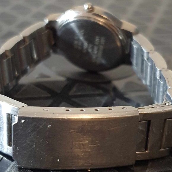 Armitron Now Silver Stainless Steel Women's Watch - Picture 3 of 4